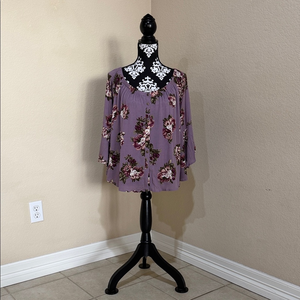 Chic Floral Blouse in Lavender